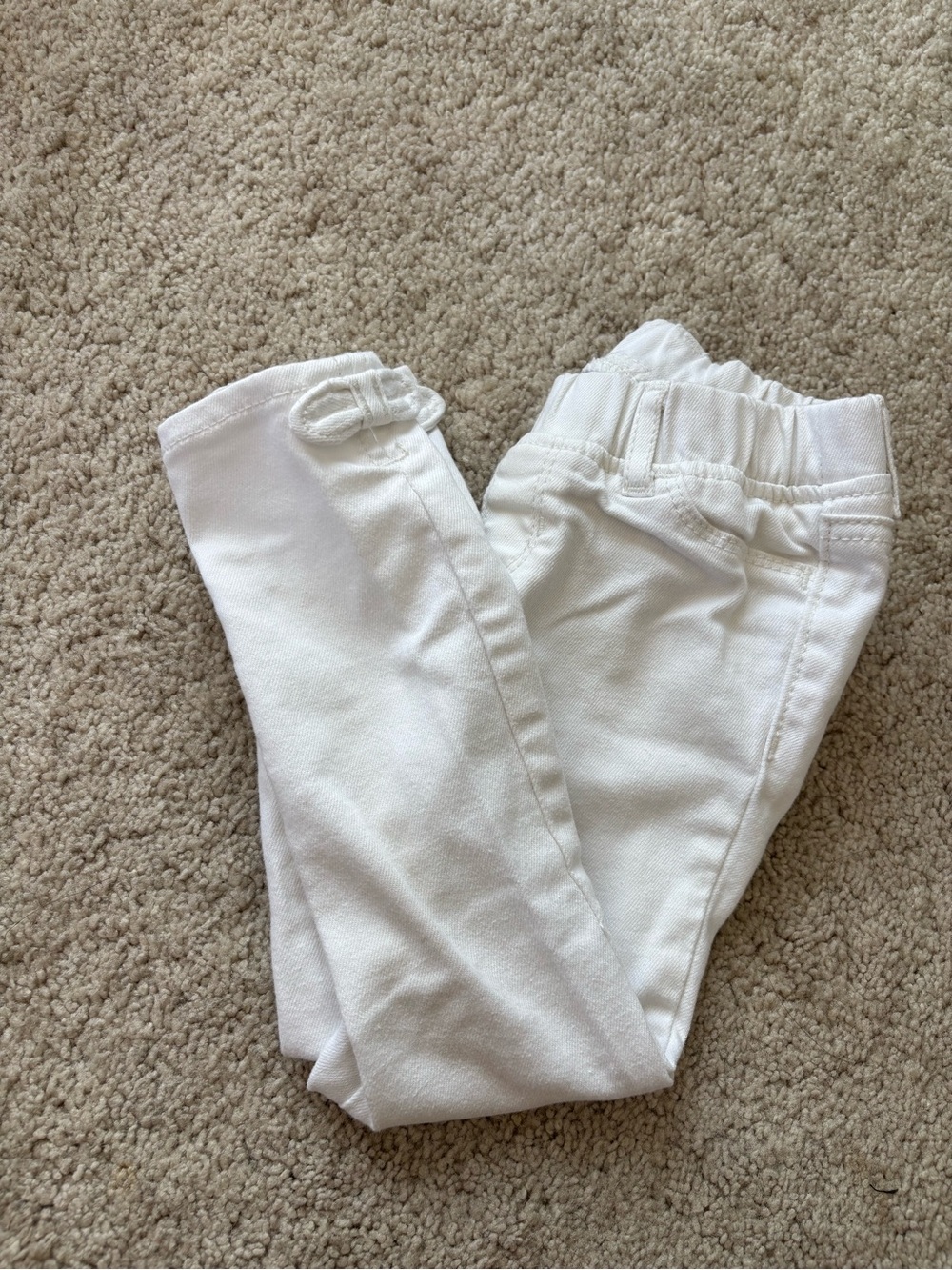 GAP Girls 4T White Denim Jegging Jeans Skinny Stretch Pull On Bows